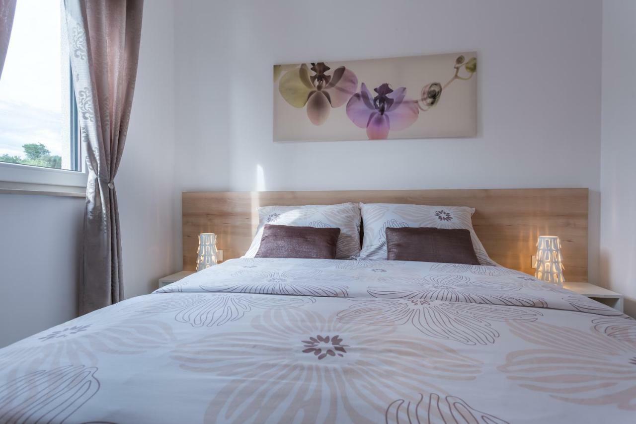Apartment Elegance Krk Town Kültér fotó